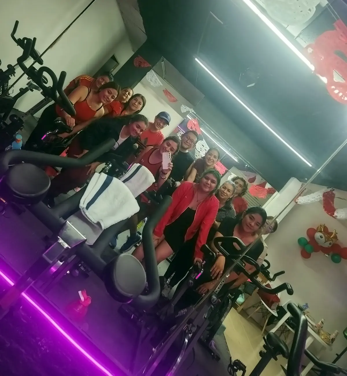 Alumnas de Bloom estudio de spinning en Puebla después de una clase